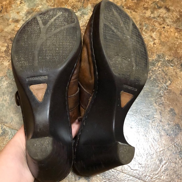 Size 10 Born Shoes* - Picture 5 of 16